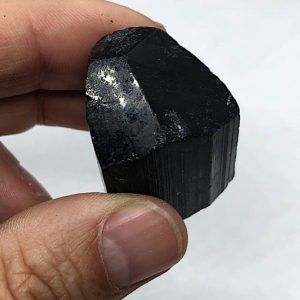 Turmalina Negra cristal natural grande TNG1A
