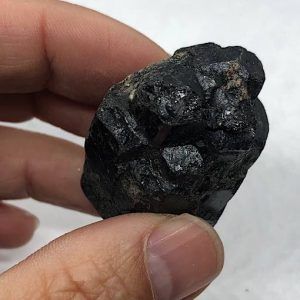 Turmalina negra cristal natural tamaño grande TNG2A