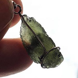 Moldavita piedra auténtica colgante acero pequeño MPJ3A joya personalizada artesanal