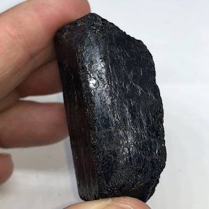 Turmalina Negra cristal natural grande TNG2A