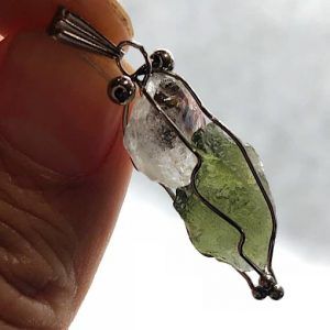 Moldavita piedra auténtica colgante acero y cuarzo herkimer MMJCH8A