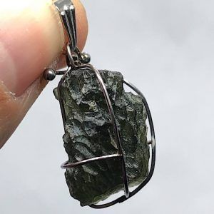 moldavita piedra auténtica colgante acero medianp MMJ3A joya personalizada artesanal