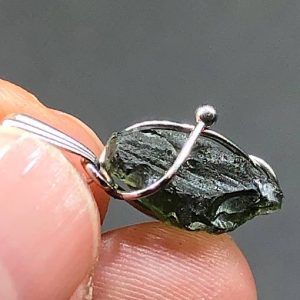 Moldavita piedra auténtica colgante acero MMJ12A joya personalizada artesanal