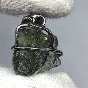 Moldavita moldavite piedra auténtica colgante acero MMJ12A-2 joya personalizada artesanal