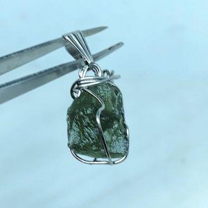 Moldavita piedra auténtica colgante acero pequeño MMJ14A joya personalizada artesanal