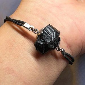 Pulsera de goma extensible con turmalina negra pulsera negra en Madrid TNPC2A