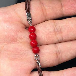 Pulsera de goma extensible con bolitas rojas en Madrid PBR3B