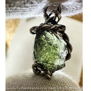 Moldavita moldavite autentica en bruto natural ref.mmaespecial con video certificado