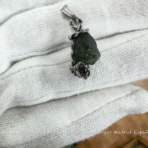 Moldavita moldavite autentica en bruto natural ref.mmaespecial con video certificado 3