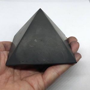 Comprar pirámide 8x8 sin pulir Shungit piedra SHPSP11