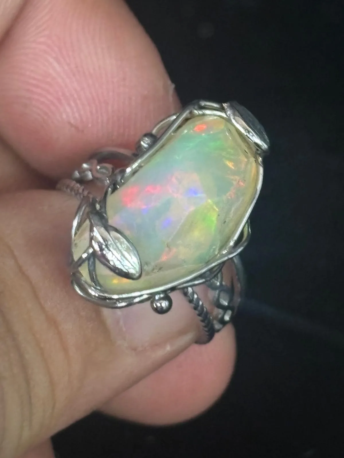Anillo Ajustable de Opalo especial.