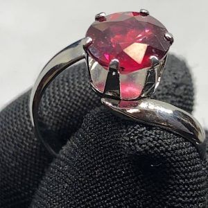 Granate Rodolita mineral piedra especial propiedades precio mediano ref GranateAA1