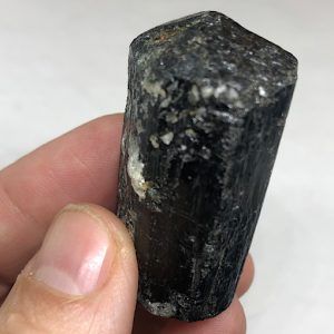 Turmalina Negra cristal natural media grande TNG2A