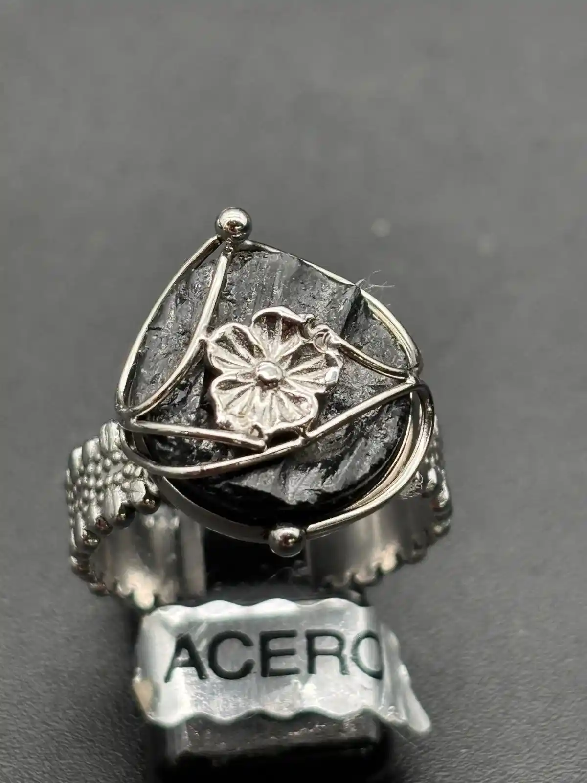 Anillo Ajustable de Turmalina Negra.