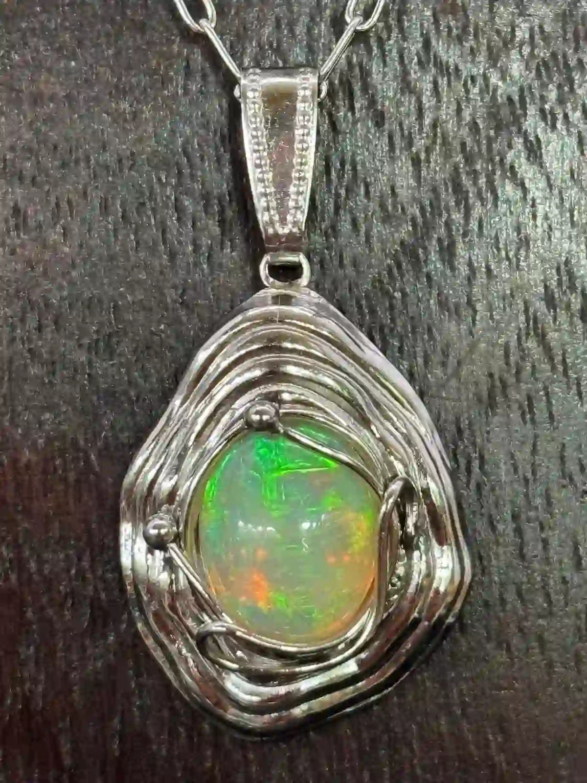 Colgante de ópalo especial para la Creatividad.