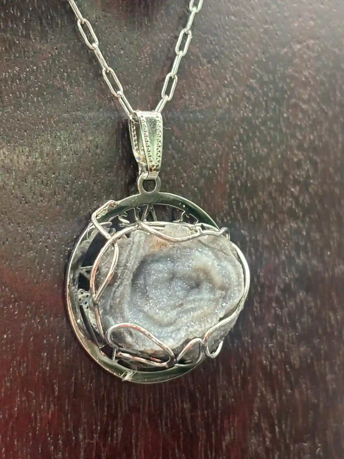 Colgante de Flor de Agata con Tetragramaton Para la proteccion.