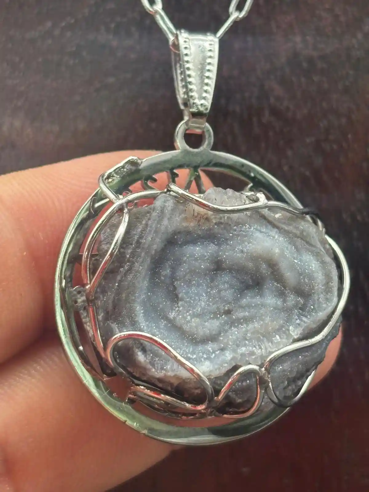 Colgante de Flor de Agata con Tetragramaton Para la proteccion.