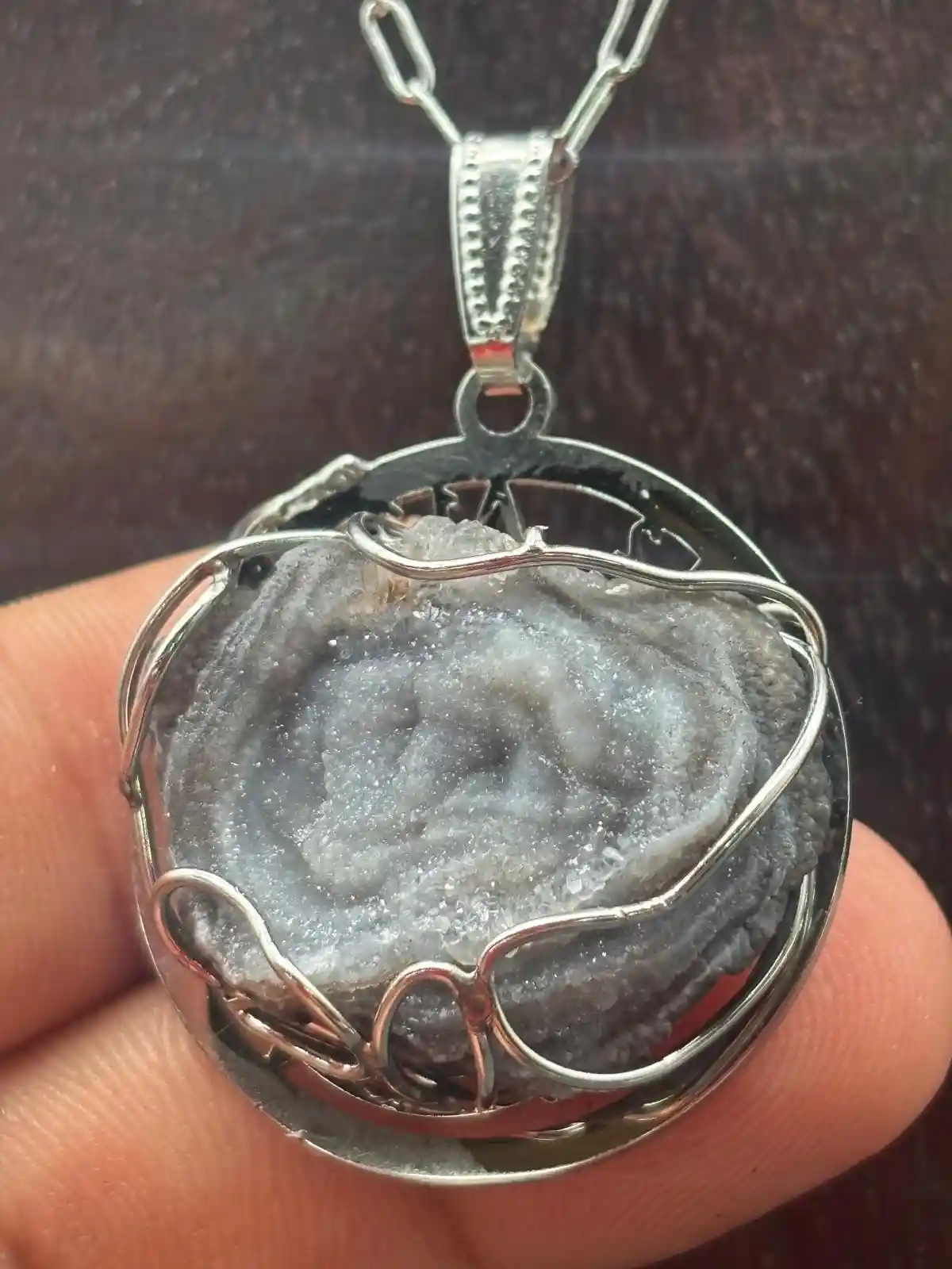 Colgante de Flor de Agata con Tetragramaton Para la proteccion.