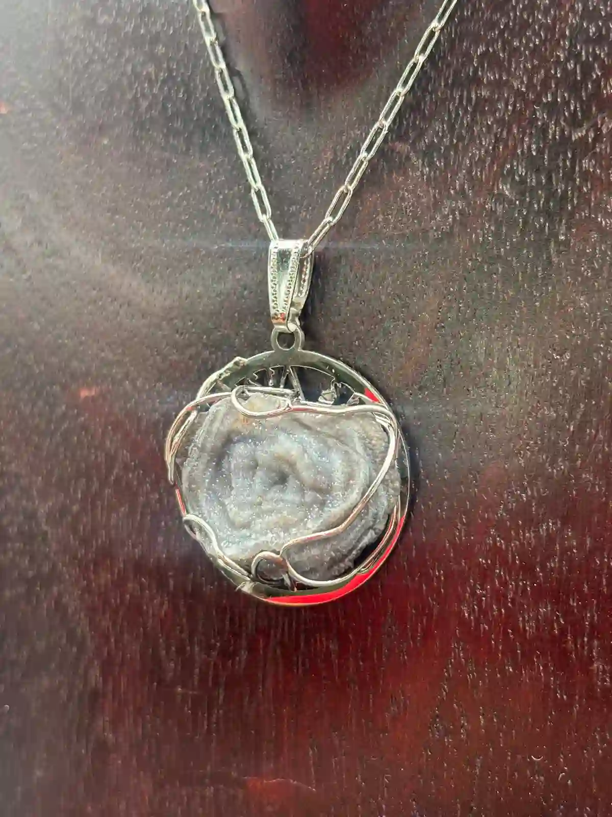 Colgante de Flor de Agata con Tetragramaton Para la proteccion.
