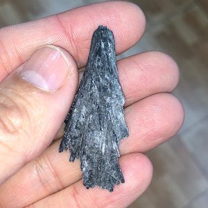 cianita negra escoba de bruja