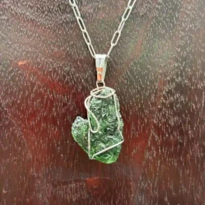 Piedra Moldavita Natural - Calidad Premium de Colección.