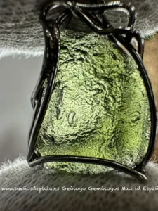 moldavita autentica colgante sueños de plata lechatelieritas texturas superficiales
