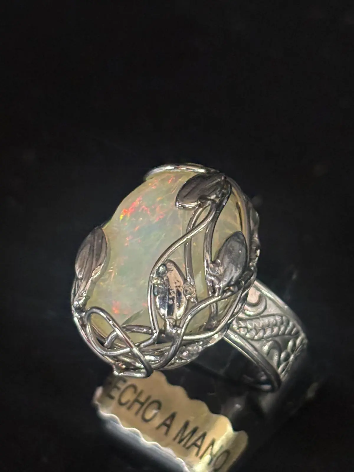 Anillo Ajustable de Opalo.