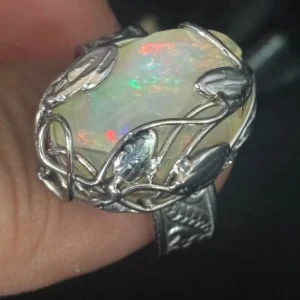 Anillo Ajustable de Opalo.